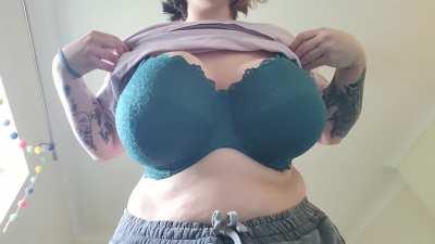 Always begging to be covered in cum (links in bio) www.onlyfans.com/gigiouija