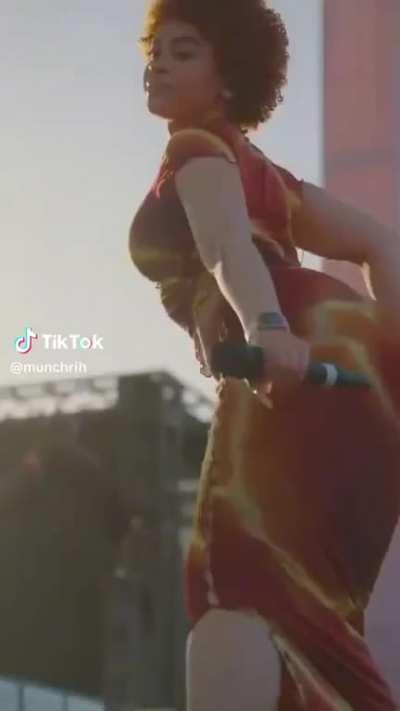 Ice Spice looks BEAUTIFUL during her Revolve Fest performance 😍 #icespice #nickiminaj #princessdiana