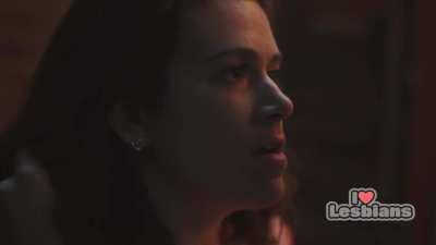 Abbi Jacobson & D'Arcy Carden (A League Of Their Own - s01e01)