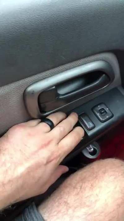 HOrrIblE BATtLe fOOTAGe CAPtured fROM A SoLDIeR