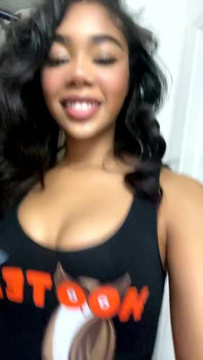 Your favorite Hooter’s girl is a slut 😝