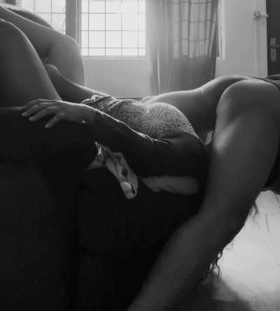 Appreciation post (F)or (M) partner’s butt. Claims for hate geometry but loves working angles