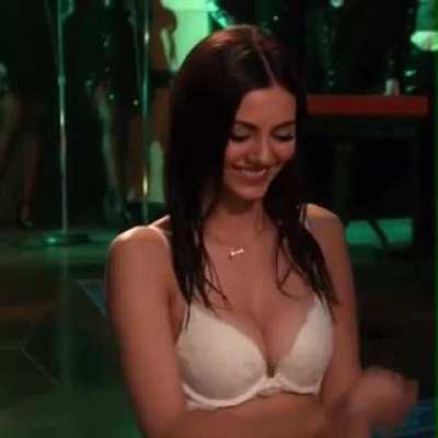 [Discord Alizx#5291] Im sub, weak boy stroking my beta dick to hot celebs. DM with anything. Both doms and others subs are welcome.