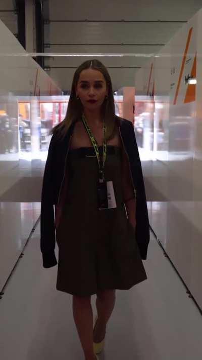 emilia clarke, on her way to find young guy to destroy