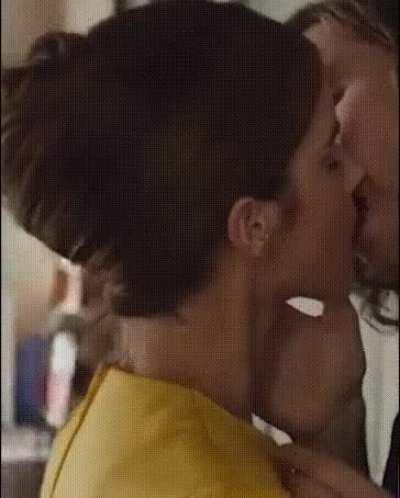 Emma Watson on her date ;)