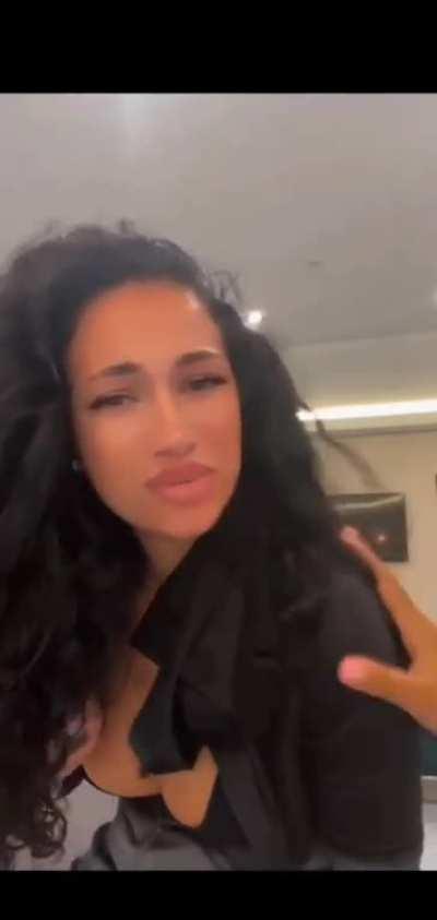 Bhad Bhabie's Instagram live nip slip