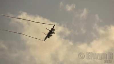 F-15 wingtip vortices destroying each other
