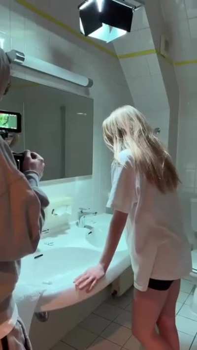 Antonia Böhm: Einmal Model in einem Musikvideo sein