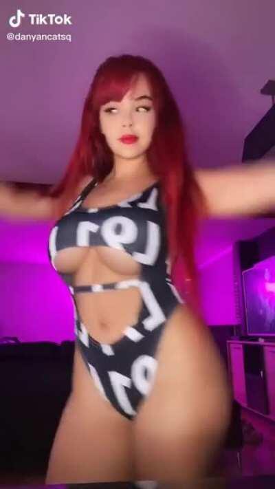 Youtuber and Streamer danyancatsq