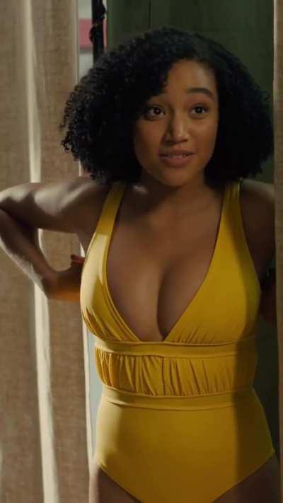 Amandla Stenberg - Massive Cleavage in Yellow Swimwear