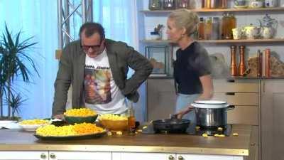 Swedish morning TV show host makes a simple snack