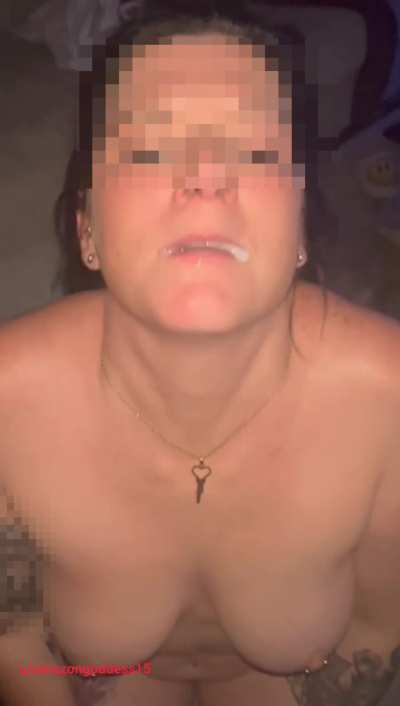 I love playing with my food