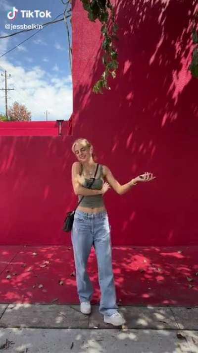 can you tell these are her fav pants