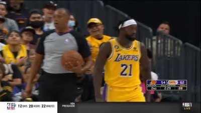 [Highlight] Patrick Beverly (6'1) blocks Deandre Ayton (6'11)