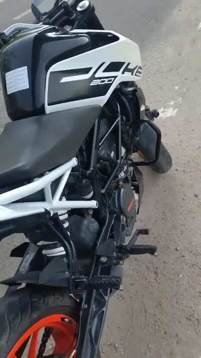 Need help with my Duke 200 BS6 engine sound — not coming from exhaust