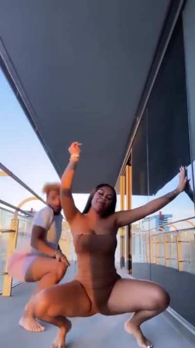 Her Ass Dumb Phat 😩🍑💦