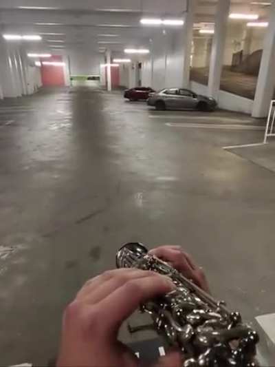 night solo performance at parking