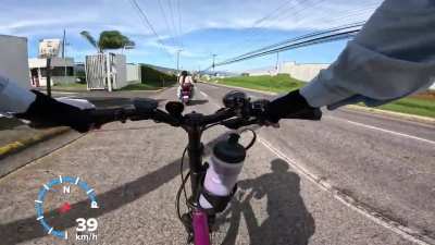 [OC][Costa Rica] Idiot on a motorcycle squeezed right between me and a motor scooter while going downhill