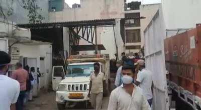 Oxygen Available at B-93 Mayapuri Phase-1. Kindly watch the video for details