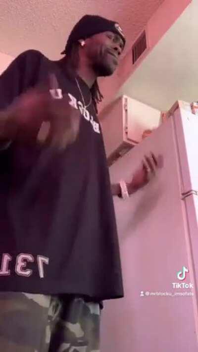 He is tired of the damn trolls😡😠