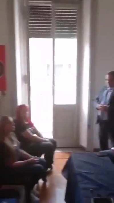 Miša se malo uživio u ulogu