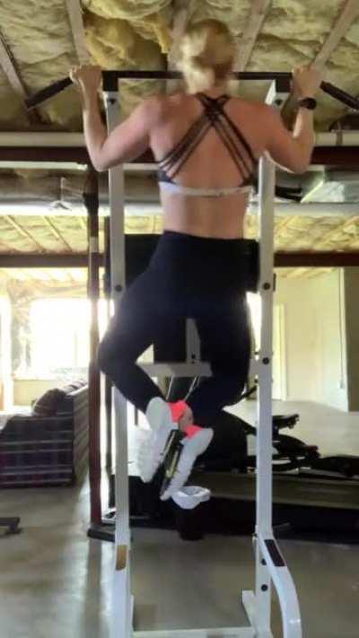 Who else is getting a kick out of type writer pull-ups? I add at least a set per week to spice up my pull-up game