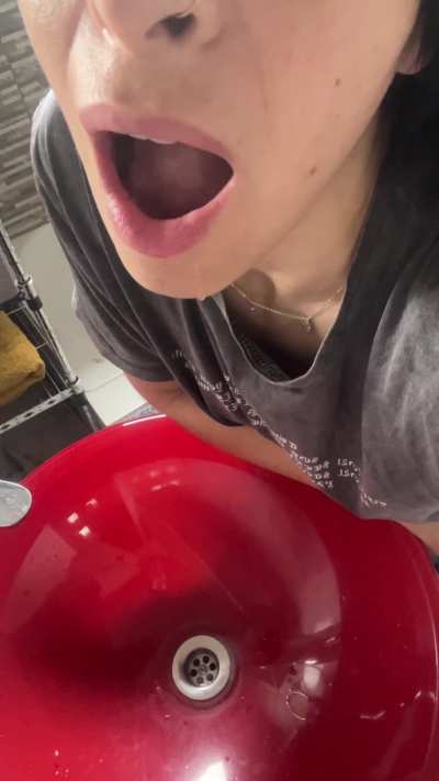 Volunteer for a wet kiss~