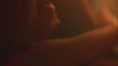 Aubrey Plaza lesbian scene from Legion