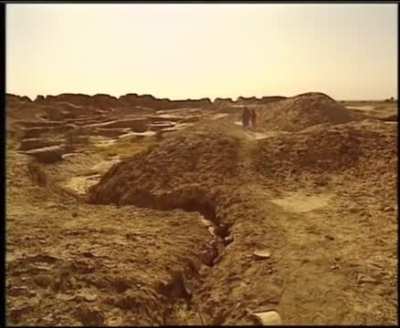 Short clip from a documentary, talking about Deir Ezzor from the 90s.