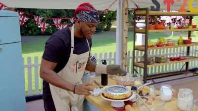 KSI is a Genius | Celebrity Bake Off 2021