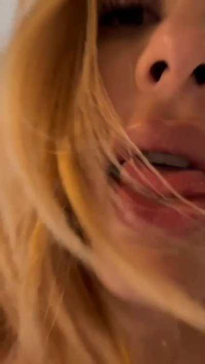 Very naughty tongue 👅 and mouth 😈