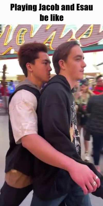 🚶‍♂️🚶‍♂️