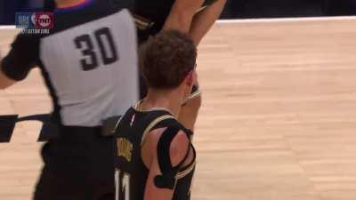 [Highlight] Trae Young gets the tech for “open your eyes” motion towards a referee