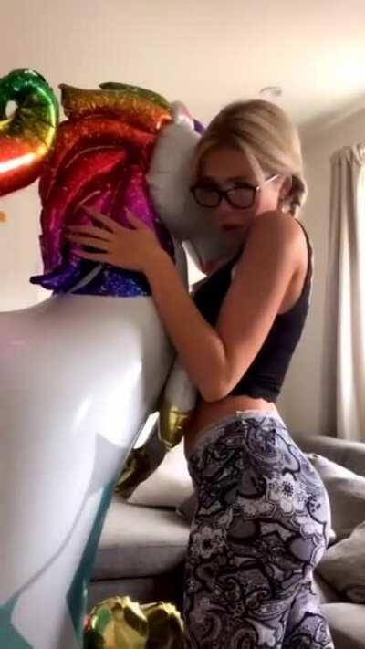 @colie.1 // Age: 18 // Oof 🥵🍑