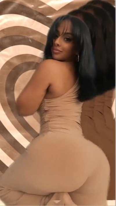 AYISHA DIAZ SHAKIN FAT ASS.🔥