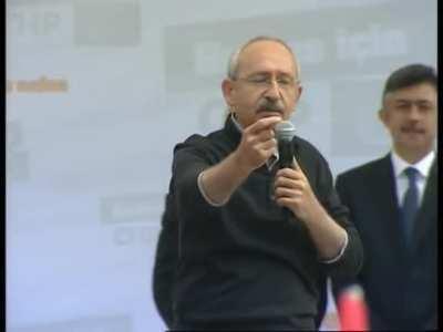 Siyasiler bana çok yaşlanmış gibi geliyorlar. Eski ateşli konuşmaları yok