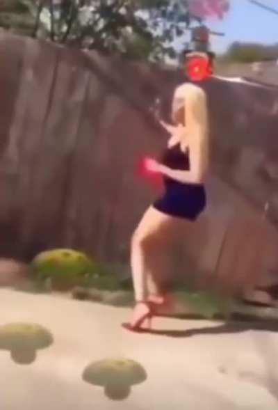 Nicki Mijanna going back to lane after going 0-7 in 10 minutes 🤪