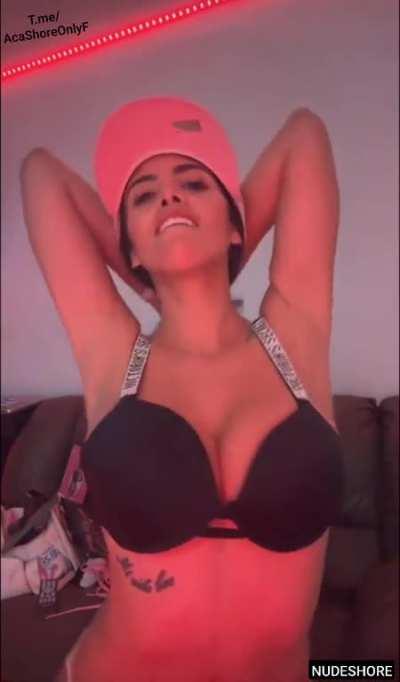 Jacky RamÃ­rez acÃ¡ shore 