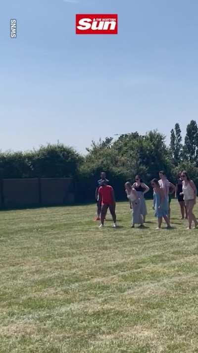 Mum falls on face and shows her ass to the crowd at sports day