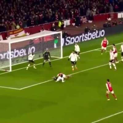 De Gea punching the ball out to Martinelli instead of making the easy catch