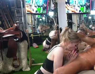 Pull on my hair as I suck your dick! 💖💖💖