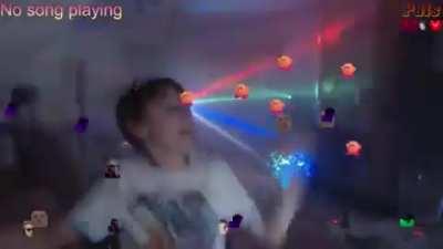 xQc: rgb hurts my eyes dud / 12 year old viewers: