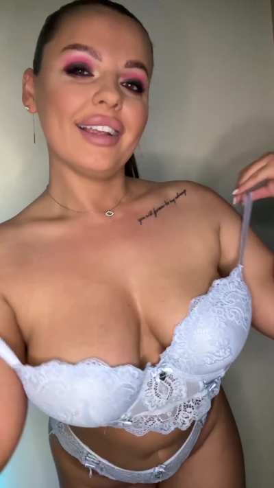 Craving for my titties to be sucked on