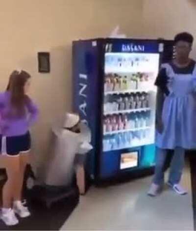 Do y’all think this was for a school project?💀