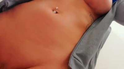 Come fuck me in the hospital bathroom