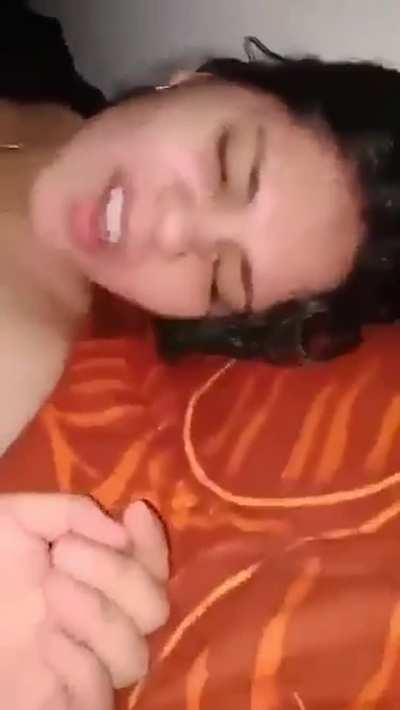 🔥🥵 Extremely Cute New Married g!rl Latest Viral HoneyMoon Night Fu©k!ng Video 💦 Bringing Loud Moan!ng Saying 