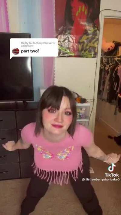 Flippin' the Fringe 😲 [@lilstrawberryshortcake0]