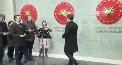 beyler galiba gelecekten bir video buldum :)