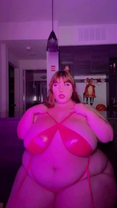 Mini goon drop wishing she would make all previews into gifs like this