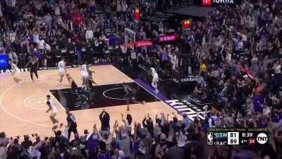 [Highlight] DeAaron Fox goes hyperspeed on his way to the basket to lay it in